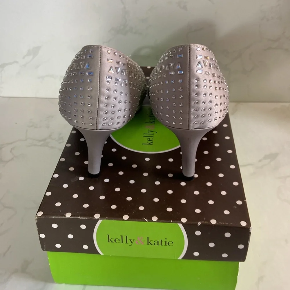 Kelly & Katie Grey Silver Rhinestone Peep Toe Party Shoes Women's Sz 9 Heel